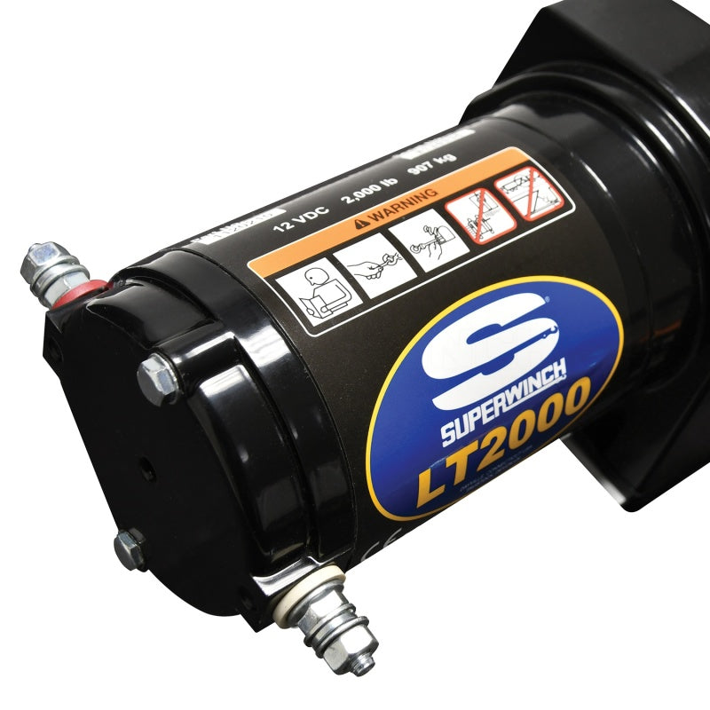 Cabrestante Superwinch LT2000 de 2000 libras, 12 V CC, 5/32 in x 49 ft, con cable de acero