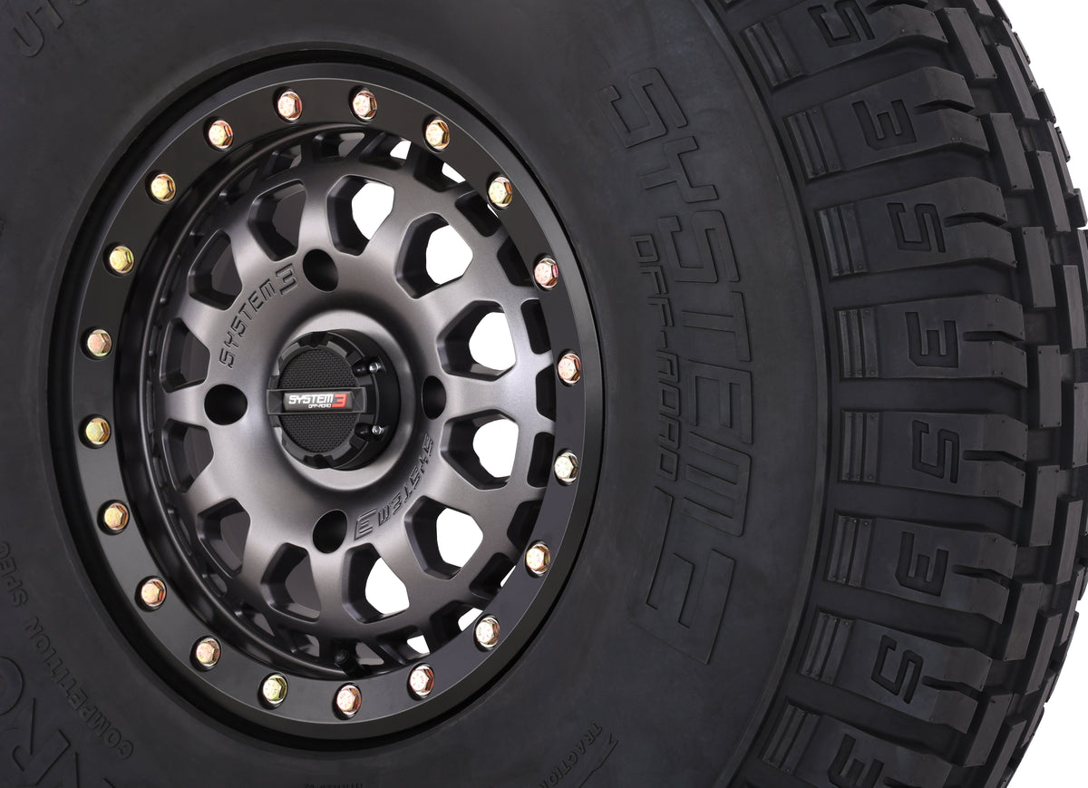 System 3 Tire RR600 35X10R-15 (S3-1768)