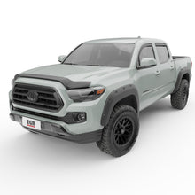 Cargar imagen en el visor de la galería, Parasoles para ventanas en canal EGR para Toyota Tacoma 16-17, mate (575085)