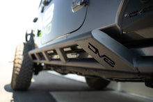 Cargar imagen en el visor de la galería, DV8 Offroad 18-23 Jeep Wrangler JL 4 Door FS-15 Series Rock Sliders