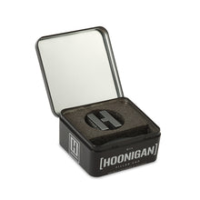 Cargar imagen en el visor de la galería, Tapa de llenado de aceite Hoonigan para motor LS de Mishimoto, color rojo