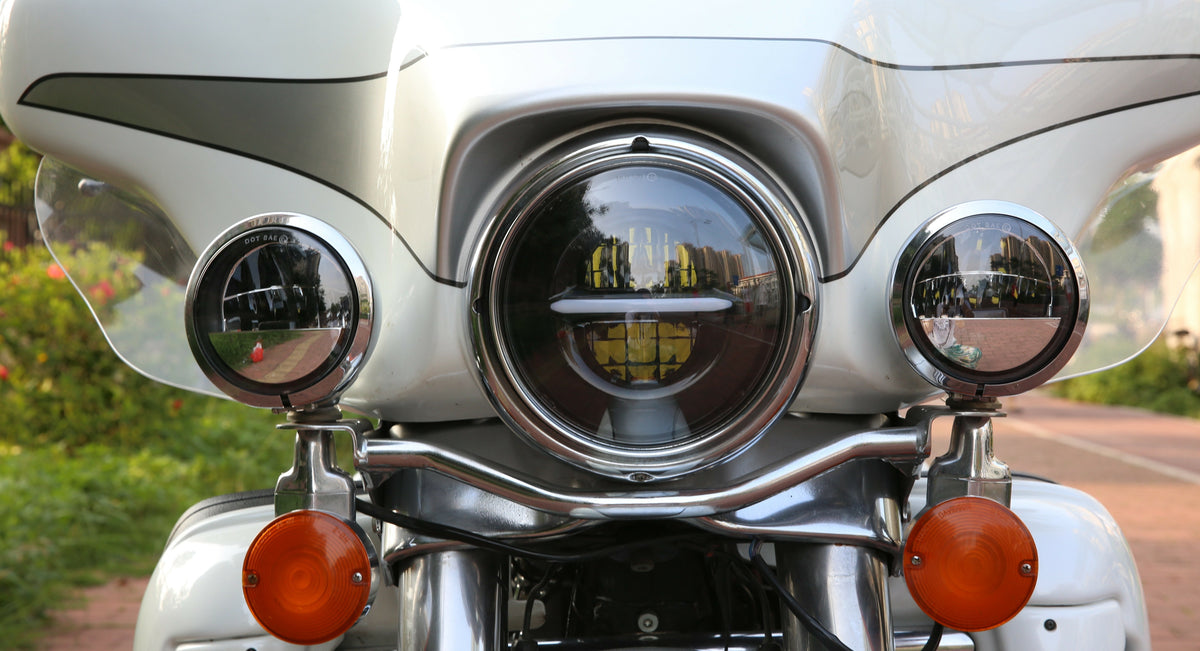 Pathfinder Classic LED Headlight 7" w/DRL Chrome (HD7CLC)