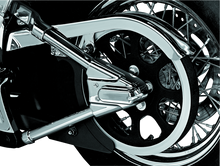 Cargar imagen en el visor de la galería, Kuryakyn Swingarm Cover Kit - Unlighted 00-07 Softail Models Chrome