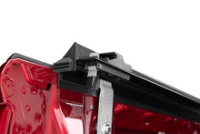 Cargar imagen en el visor de la galería, Lund 19-23 Chevrolet Silverado 1500 (5.5ft. Bed) Genesis Elite Roll Up Tonneau Cover - Black