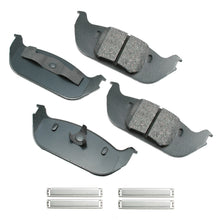 Cargar imagen en el visor de la galería, Akebono Brake Pad Lincoln Aviator 03-05