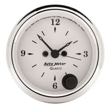 Load image into Gallery viewer, AutoMeter Traditional incandescent lighting illuminates around the perimeter of the dial