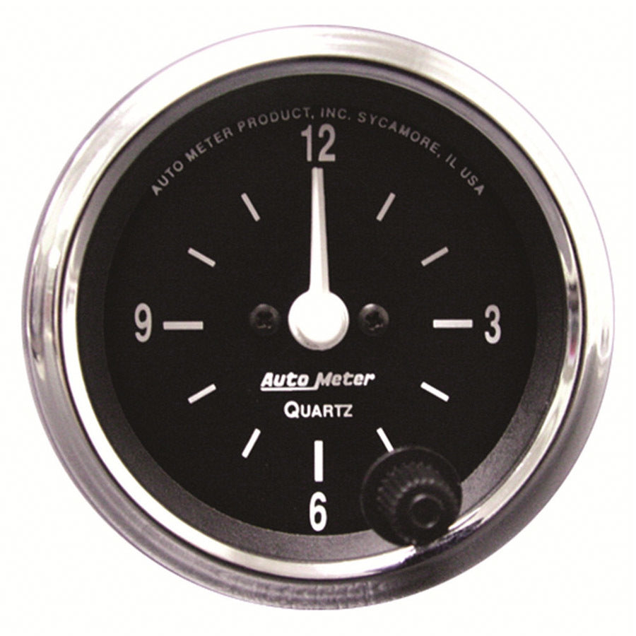 AutoMeter Traditional incandescent lighting illuminates around the perimeter of the dial