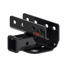 Cargar imagen en el visor de la galería, CURT Class III Trailer Hitch