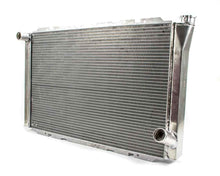 Cargar imagen en el visor de la galería, Radiator 19x31 Chevy