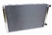 Cargar imagen en el visor de la galería, Howe Radiator 19x31 Chevy Dual Pass No Filler