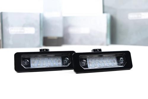 XB LICENSE PLATE LIGHTS  MUSTANG 10-14