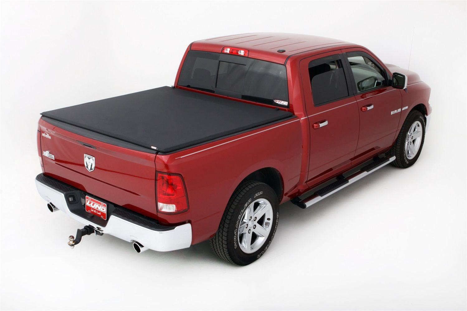Lund 02-   Dodge Ram 5.5ft Genesis Tonneau Cover