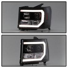 Cargar imagen en el visor de la galería, Spyder GMC Sierra 1500/2500/3500 07-13 V2 Projector Headlights- Black PRO-YD-GS07V2-LBDRL-BK