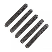 Cargar imagen en el visor de la galería, Rugged Ridge Elite Dr Hndle Inserts Black Tread 4Dr 07-18 Jeep Wrangler JK