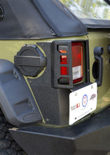 Cargar imagen en el visor de la galería, Rugged Ridge XHD Corner Guard Rear 07-18 Jeep Wrangler JKU 4 Door