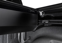 Cargar imagen en el visor de la galería, Retrax 17-18 Super Duty F-250-450 Long Bed RetraxPRO MX