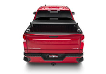 Cargar imagen en el visor de la galería, Truxedo 19-20 GMC Sierra &amp; Chevrolet Silverado 1500 (New Body) 5ft 8in TruXport Bed Cover