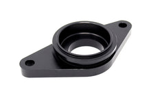 Cargar imagen en el visor de la galería, Adaptador de válvula de descarga Torque Solution Tial Black: Subaru WRX 02-07 / STI 04-18