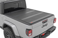 Load image into Gallery viewer, Hard Low Profile Bed Cover | 5&#39; Bed | Jeep Gladiator JT 4WD (2020-2023)