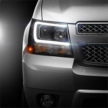 Cargar imagen en el visor de la galería, Spyder 07-14 Chevy Suburban/1500/2500/Tahoe V2 Projector Headlights Blk PRO-YD-CSUB07V2-DRL-BK