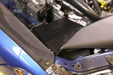 Cargar imagen en el visor de la galería, K&amp;N 18-19 Subaru WRX 2.0L Turbo Typhoon Air Intake