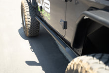 Cargar imagen en el visor de la galería, DV8 Offroad 18-23 Jeep Wrangler JL 4 Door FS-15 Series Rock Sliders