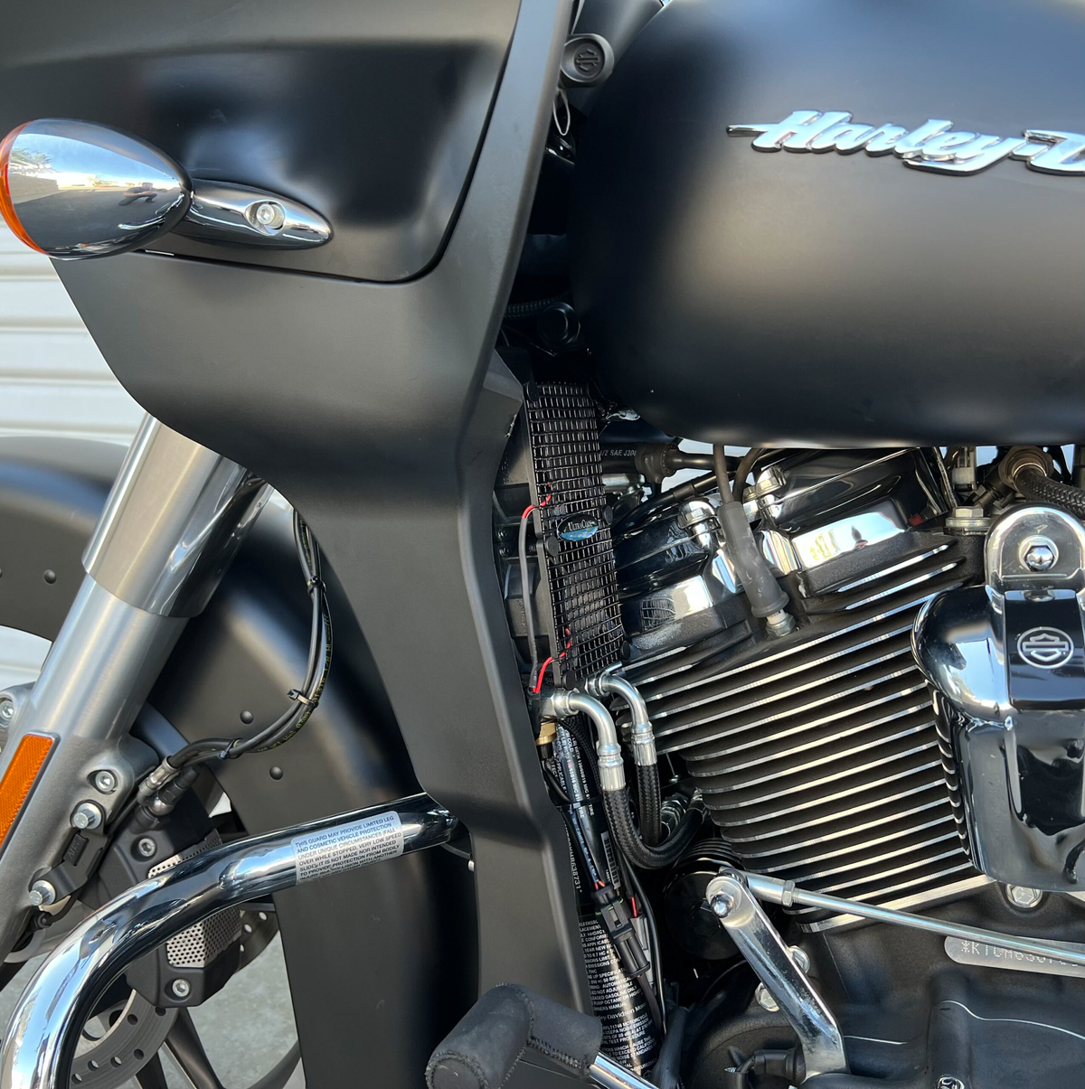 Ultracool OIL Cooler M8 Touring `17-25 (CHOPPED GUARD) (SMT8-5N)