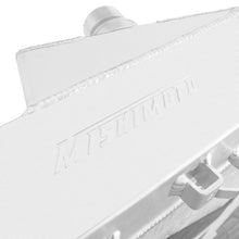 Cargar imagen en el visor de la galería, Mishimoto 08-10 Ford 6.4L Powerstroke Radiator - Version 2