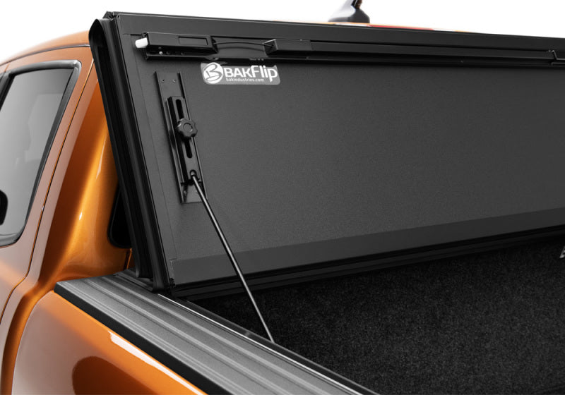 BAK 2024 Ford Ranger BAKFlip MX4 Caja de 5 pies - Plegable rígida