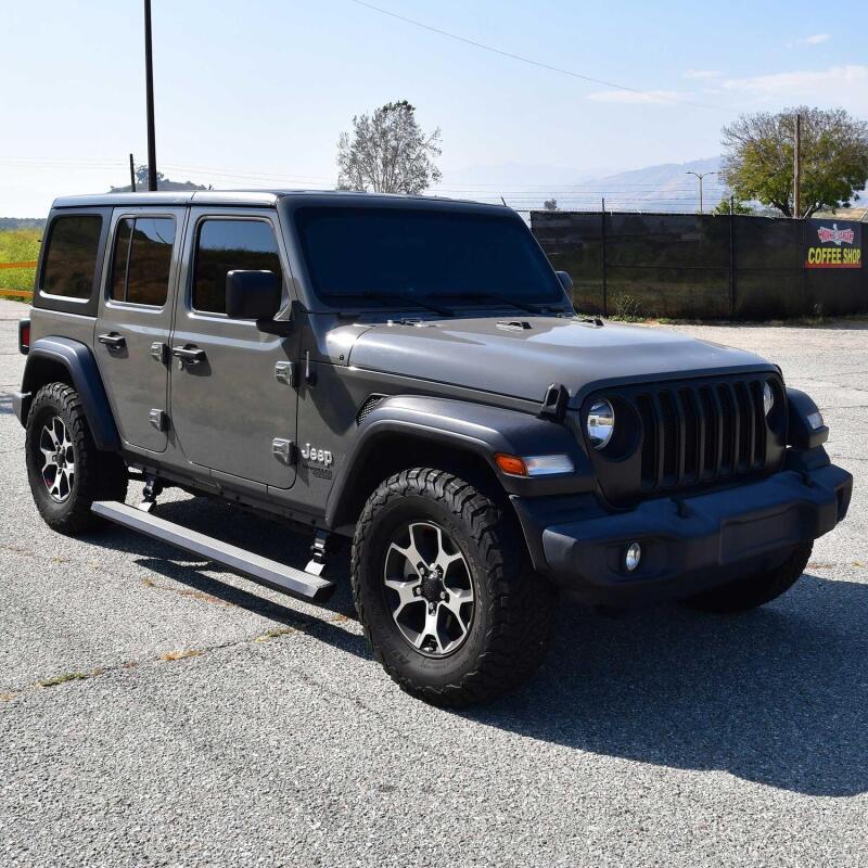 Westin Pro-e Running Boards - Textured Black — Fits 2018-2024 Jeep Wrangler JL Unlimited 4-Door