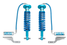 Cargar imagen en el visor de la galería, King Shocks 2015+ Ford F150 4WD Front 2.5 Dia Remote Reservoir Coilover (Pair)