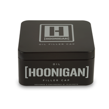 Cargar imagen en el visor de la galería, Tapa de llenado de aceite Hoonigan para motor LS de Mishimoto, color rojo