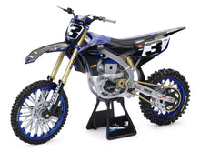 Cargar imagen en el visor de la galería, New Ray Toys Yamaha YZ450F Factory Team (Eli Tomac #3)/ Scale - 1:6