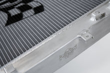 Cargar imagen en el visor de la galería, CSF Audi B5 A4 1.8T High Performance All Aluminum Radiator