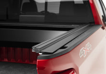 Cargar imagen en el visor de la galería, Retrax 2019 Chevy y GMC Caja de 5.8 pies 1500 RetraxONE MX