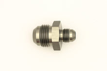 Cargar imagen en el visor de la galería, DeatschWerks 10AN Male Flare To 6AN Male Flare Reducer Straight Coupler