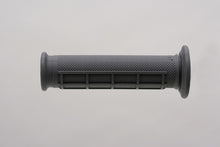 Cargar imagen en el visor de la galería, Renthal ATV Grips Medium Diamond/ Waffle - Medium Grey