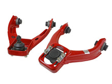 Cargar imagen en el visor de la galería, Skunk2 Classic Series 96-00 Honda Civic Adjustable Front Camber Kits (+/- 4 Degrees)