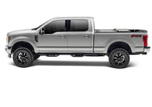 Cargar imagen en el visor de la galería, UnderCover 17-20 Ford F-250/ F-350 6.8ft Flex Bed Cover