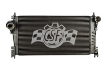 Cargar imagen en el visor de la galería, Intercambiador de calor original CSF 06-10 GMC Sierra 2500HD 6.6L