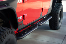 Cargar imagen en el visor de la galería, DV8 Offroad 20-23 Jeep Gladiator JT Rock Skins