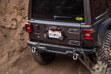 Cargar imagen en el visor de la galería, DV8 Offroad 18-22 Jeep Wrangler JL Spare Tire Delete Kit w/Light Mounts