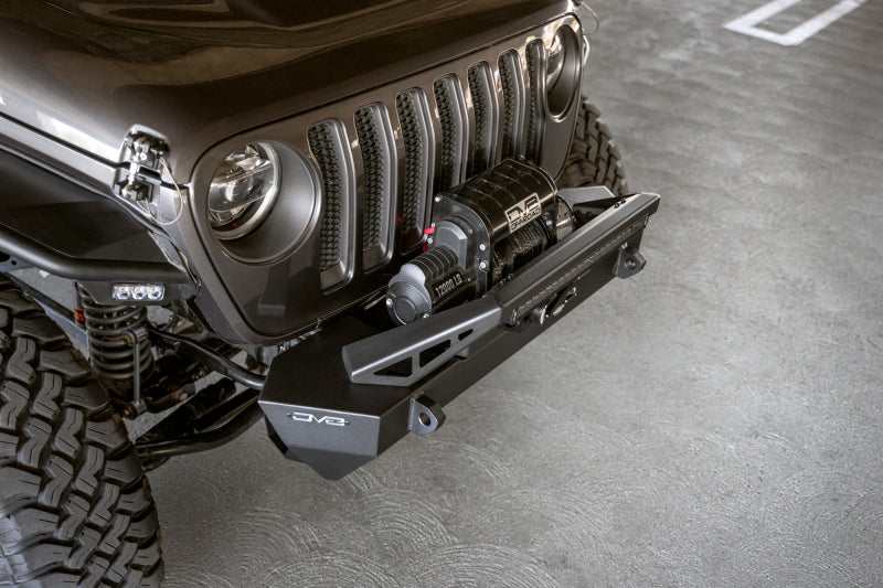 DV8 Offroad 07-23 Jeep Wrangler/Gladiator JT/JK/JL FS-25 Stubby Front Bumper w/Plated Bull Bar