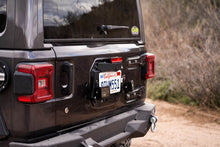 Cargar imagen en el visor de la galería, DV8 Offroad 18-22 Jeep Wrangler JL Spare Tire Delete Kit w/Light Mounts