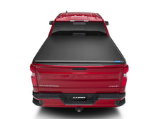 Cargar imagen en el visor de la galería, Lund 2023 Chevey Colorado 2023 GMC Canyon (5ft. Bed) Genesis Tri-Fold Tonneau Cover Black