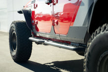 Cargar imagen en el visor de la galería, DV8 Offroad 20-23 Jeep Gladiator JT Rock Skins