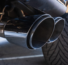 Cargar imagen en el visor de la galería, Vance &amp; Hines Ford 2015-2020 F150 Twin Slash Catback Exhaust