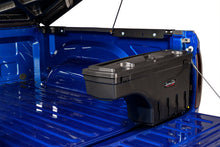 Cargar imagen en el visor de la galería, UnderCover 19-20 Ram 1500 Drivers Side Swing Case - Black Smooth