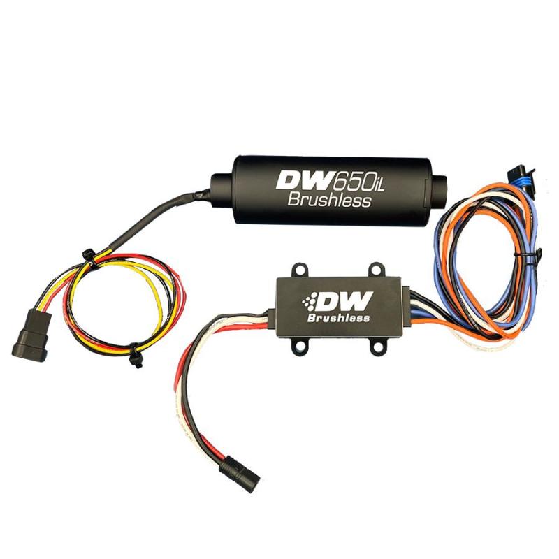 Bomba de combustible externa en línea de 650 LPH con controlador PWM de la serie DW650iL de DeatschWerks