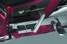 Cargar imagen en el visor de la galería, Kuryakyn Transformer Floorboards 01-17 Honda GL1800 Chrome